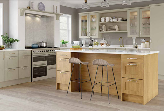 Taunton Mussell & Lissa Oak Kitchen Image